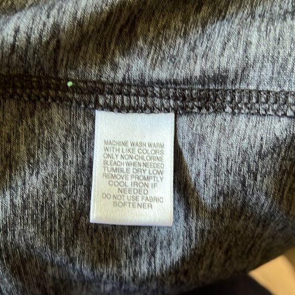 Roundtree & York Performance Tee - Picture 6 of 6